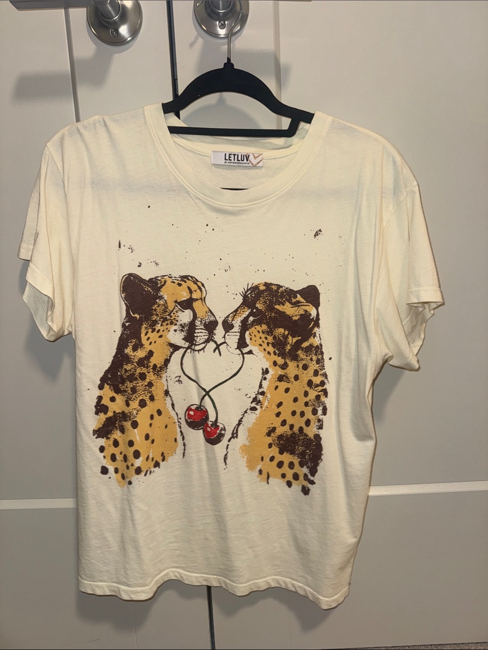 Anthropologie graphic tshrit size medium 100% cotton